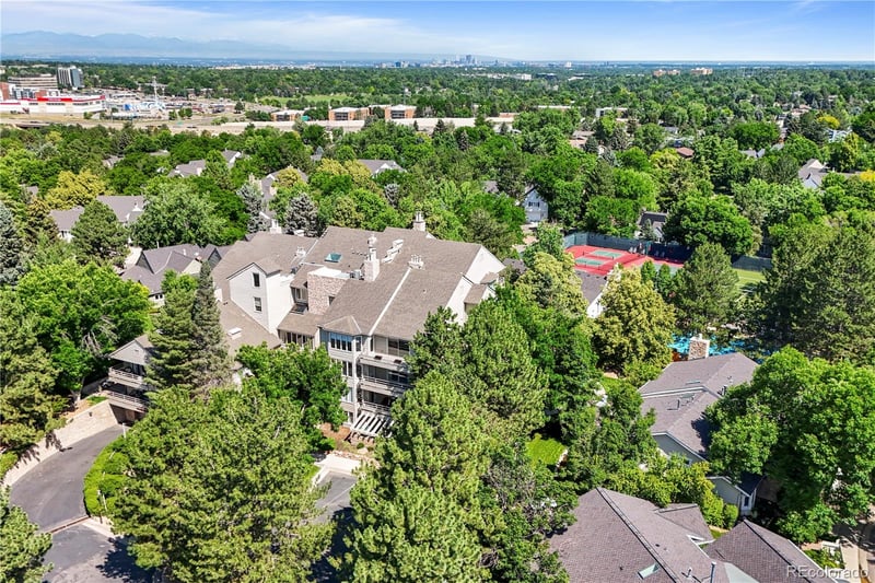 4605 S Yosemite St #301, Denver, CO 80237
