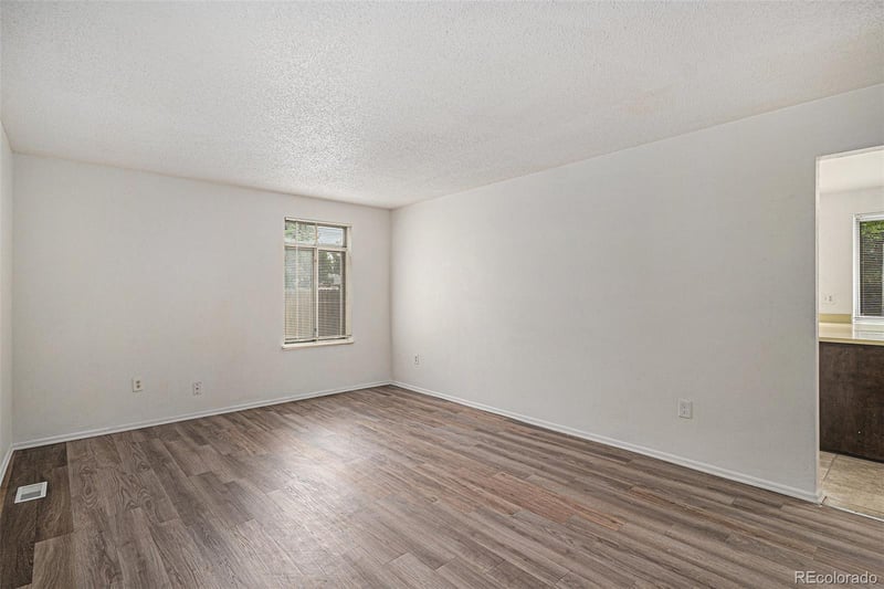 2832 Mobile St, Aurora, CO 80013