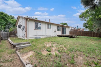 2832 Mobile St, Aurora, CO 80013