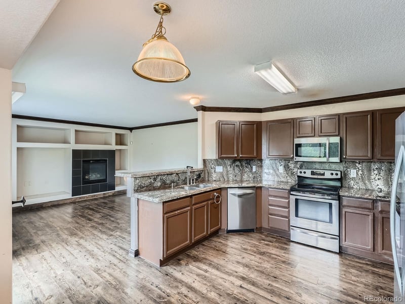 5553 Jasper St, Denver, CO 80239