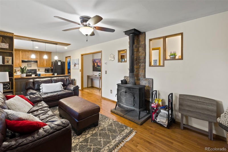 1110 Pikes Peak Dr, Florissant, CO 80816