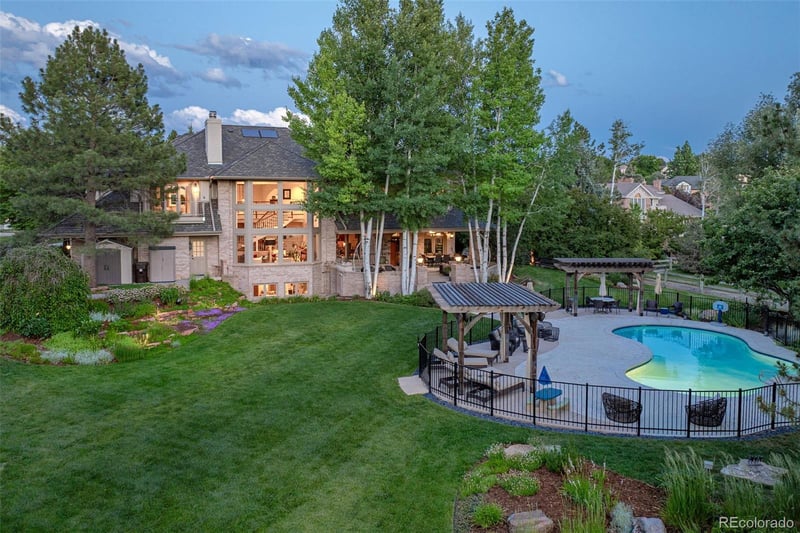 8439 Greenwood Dr, Niwot, CO 80503