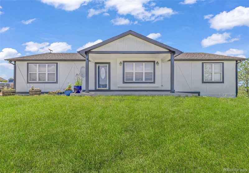 369 S Bonnie Ln, Watkins, CO 80137