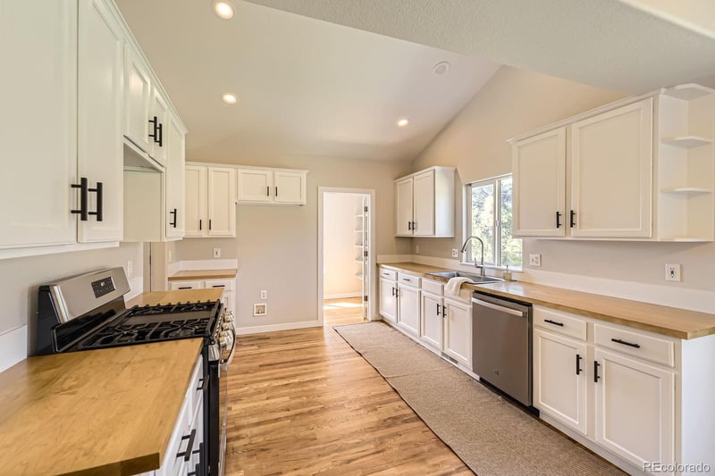 27627 Broadview Dr, Kiowa, CO 80117