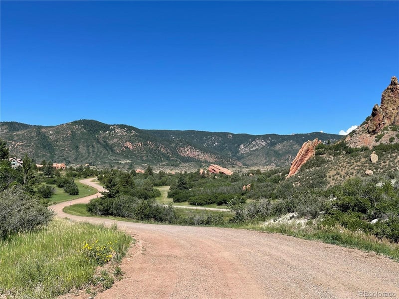 5814 Country Club Dr, Larkspur, CO 80118