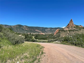 5814 Country Club Dr, Larkspur, CO 80118