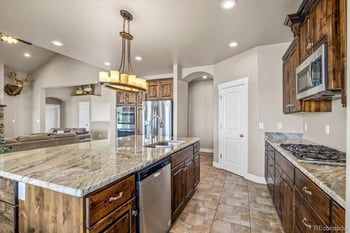 45425 Wolf Creek Dr, Bennett, CO 80102