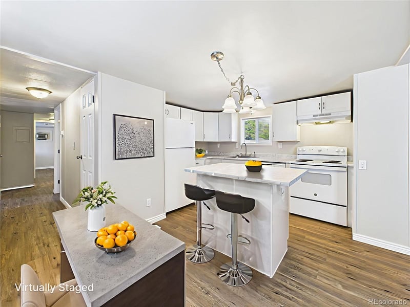 192 E Kipling Dr, Pueblo, CO 81007