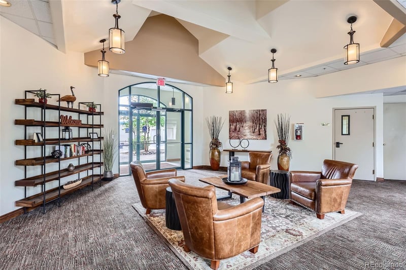 980 Lakepoint Dr #202, Frisco, CO 80443
