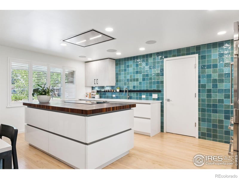 8612 69th Pl, Arvada, CO 80004