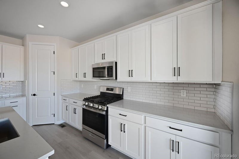 16897 92nd Dr, Arvada, CO 80007