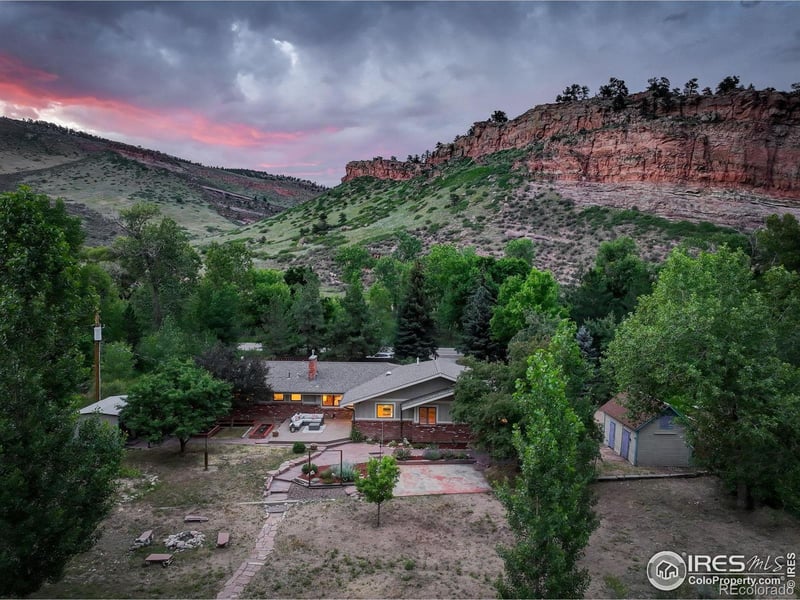 31820 S Saint Vrain Dr, Lyons, CO 80540