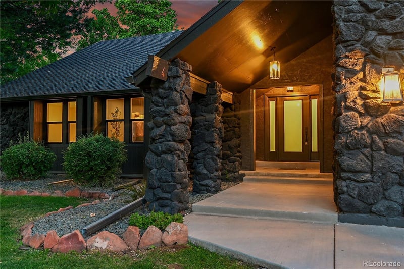 4 Village Ct, Littleton, CO 80123
