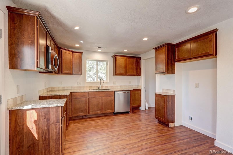 6990 61st Ave, Arvada, CO 80003