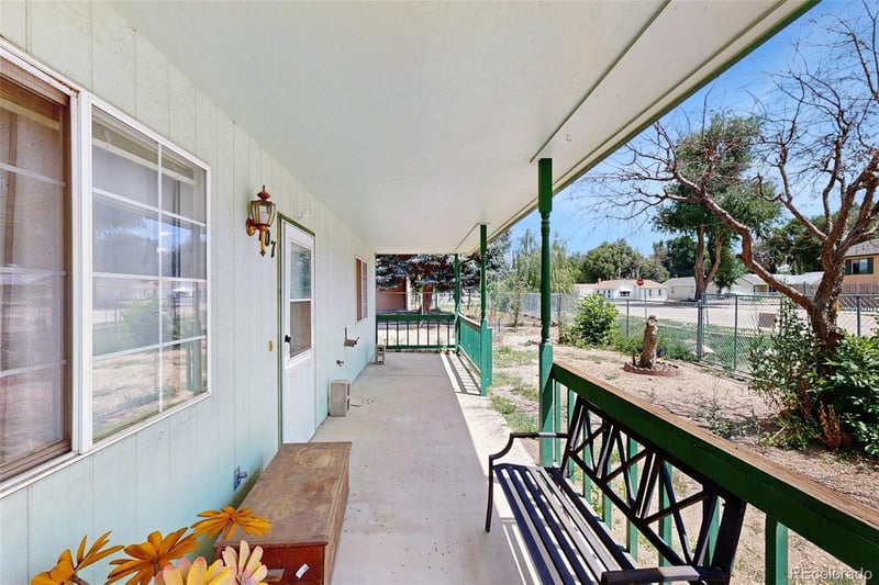 707 38th St, Evans, CO 80620