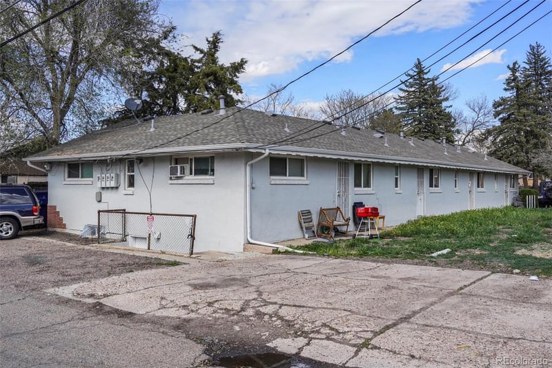 1175 Akron St, Aurora, CO 80110