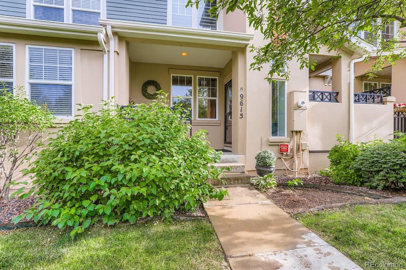 9615 Hinsdale Pl, Littleton, CO 80128