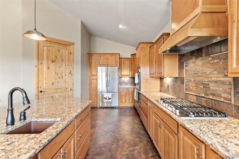 252 Running Elk Point, Divide, CO 80814