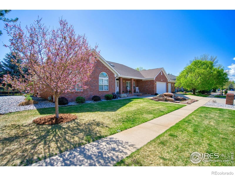 2050 Emerald Dr, Longmont, CO 80504