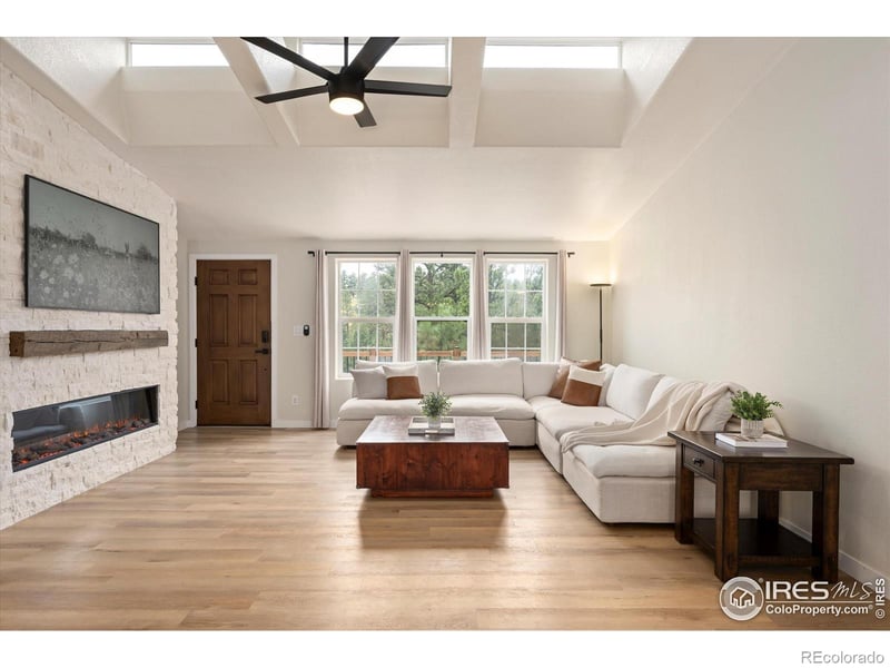 805 Spruce Mountain Dr, Drake, CO 80515