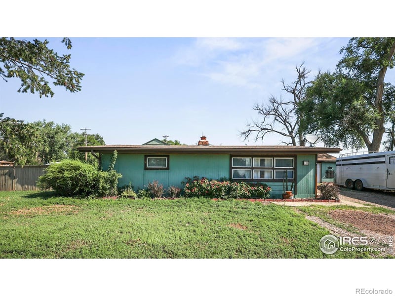 100 Spruce St, Log Lane Village, CO 80705