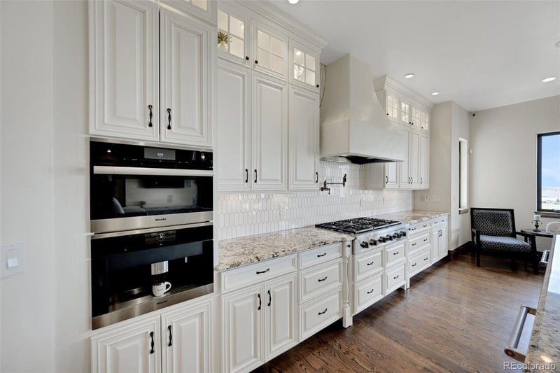27062 E Long Cir, Aurora, CO 80016