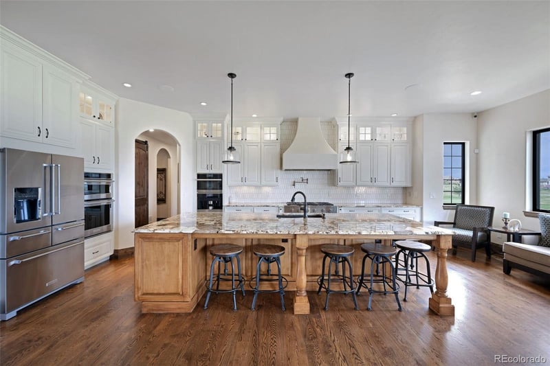 27062 E Long Cir, Aurora, CO 80016
