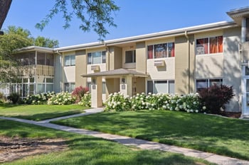725 S Clinton St #2B, Denver, CO 80247