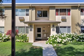 725 S Clinton St #2B, Denver, CO 80247