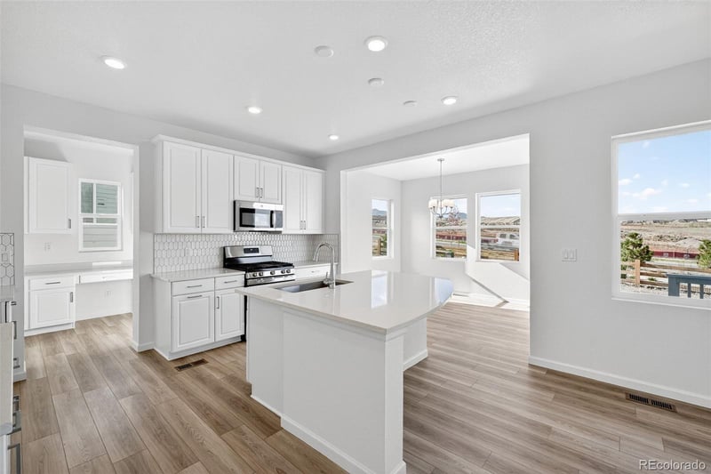 16907 92nd Dr, Arvada, CO 80007