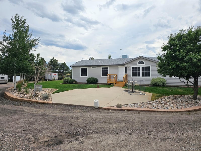 21457 E 9th Pl, Aurora, CO 80018
