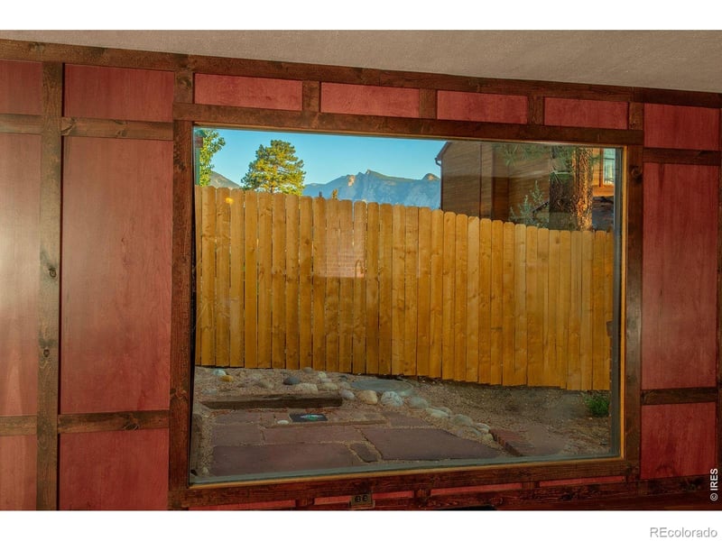 219 3rd St, Estes Park, CO 80517