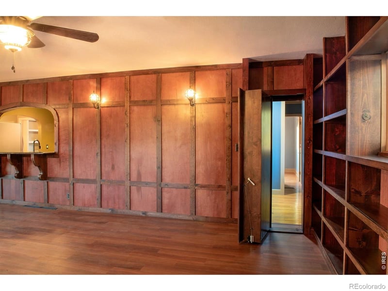 219 3rd St, Estes Park, CO 80517