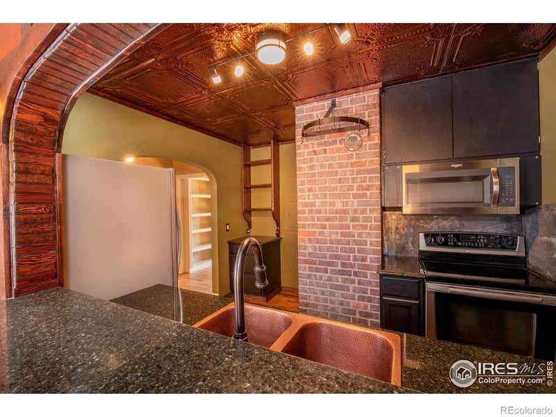 219 3rd St, Estes Park, CO 80517