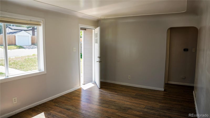 909 Meade St, Denver, CO 80204