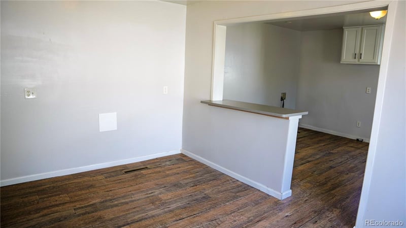 909 Meade St, Denver, CO 80204