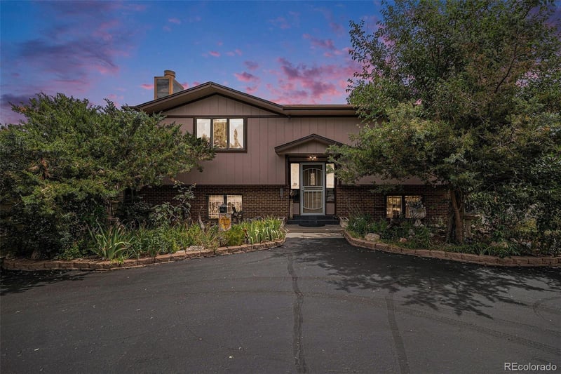 876 S Buchanan St, Aurora, CO 80018