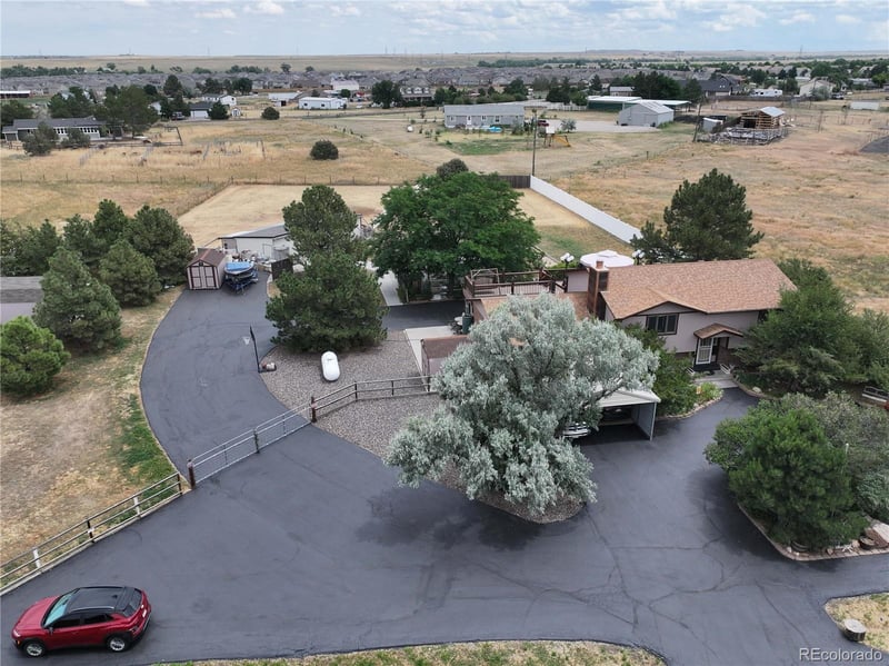 876 S Buchanan St, Aurora, CO 80018