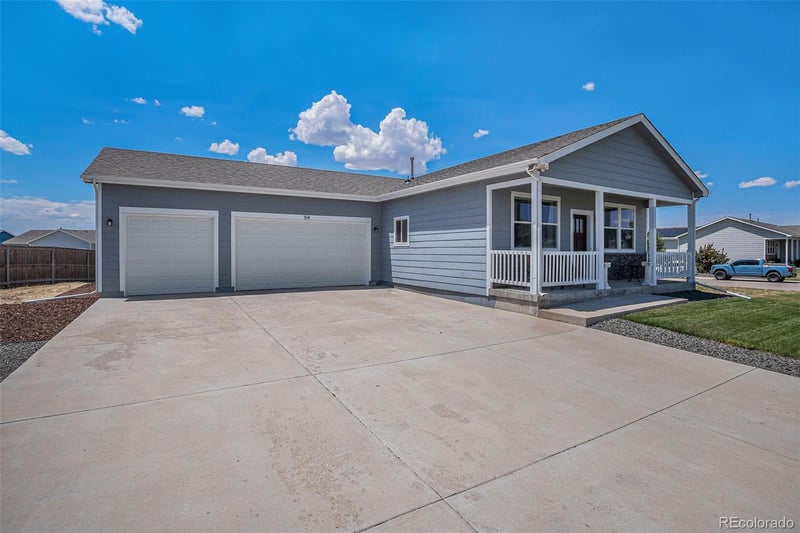 54 4th Pl, Deer Trail, CO 80105