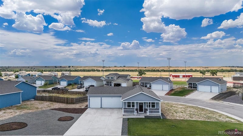 54 4th Pl, Deer Trail, CO 80105