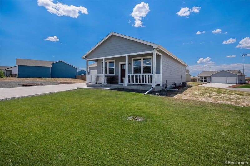 54 4th Pl, Deer Trail, CO 80105