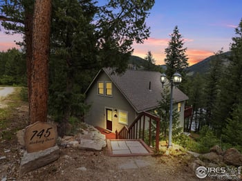 745 Hickory Dr, Lyons, CO 80540