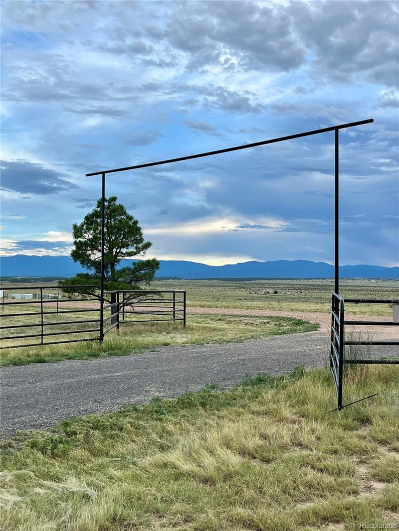 4022 Eagle Ranch Rd, Pueblo, CO 81004