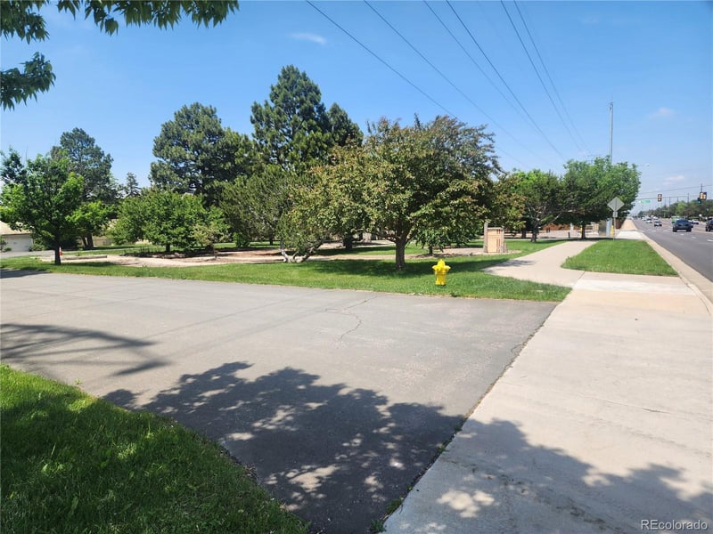 151 Potomac St, Aurora, CO 80011