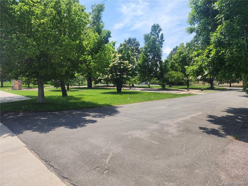 151 Potomac St, Aurora, CO 80011
