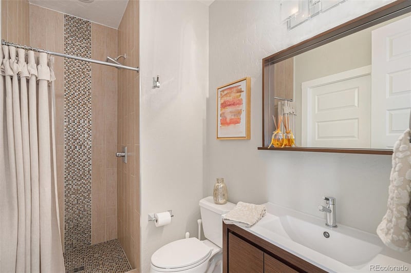 2801 S Bannock St, Englewood, CO 80110
