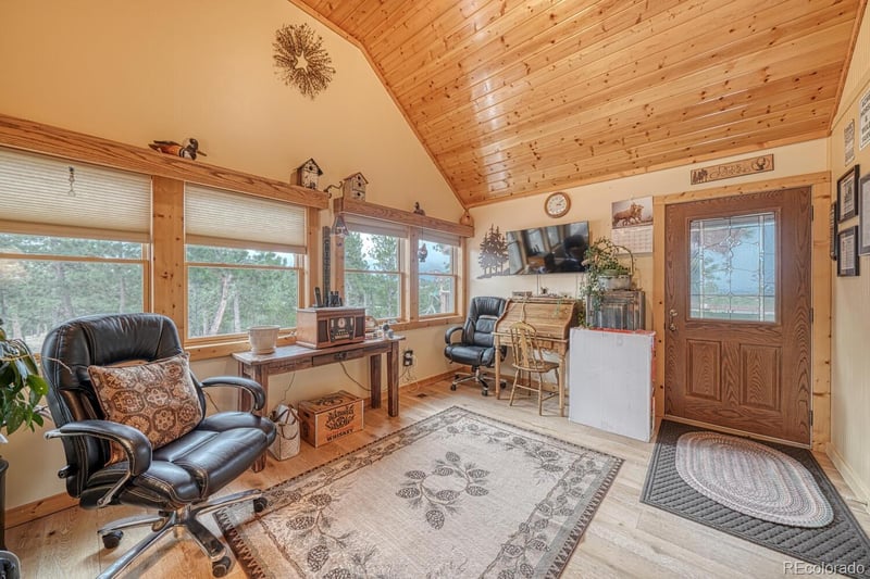 136 S Ben Eaton Ln, Westcliffe, CO 81252