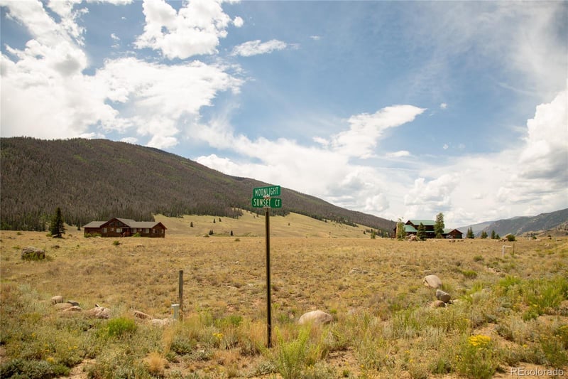 324 Moonlight Dr, Creede, CO 81130