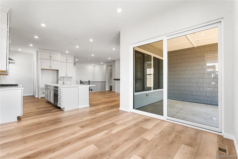 11104 Amber Light Cir, Littleton, CO 80125