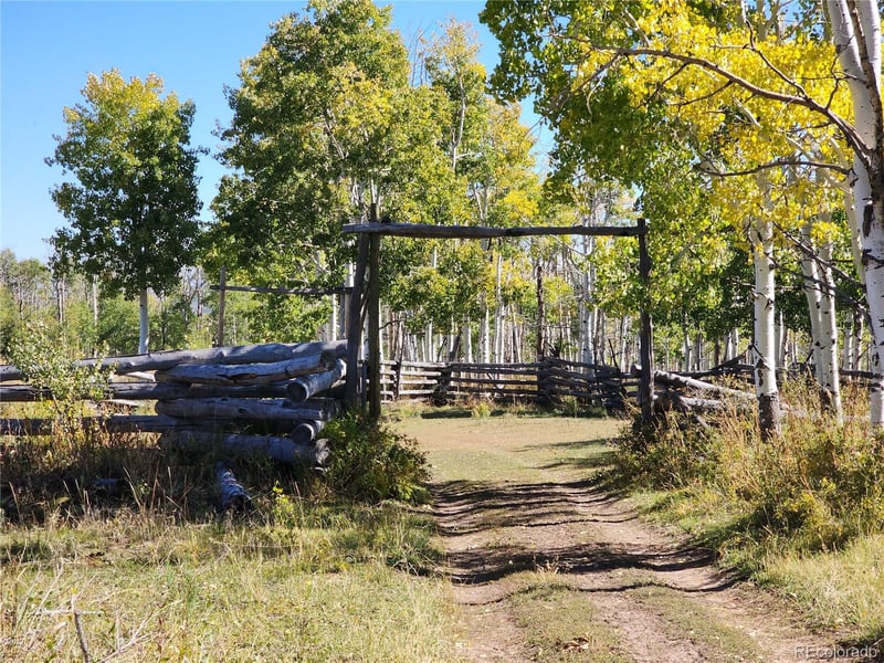 2586 26 1/10 Rd, Gateway, CO 81522
